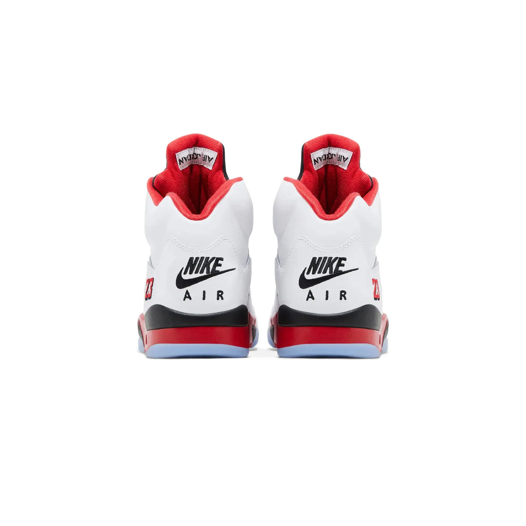 5 Retro 'Fire Red Black Tongue' (2025)