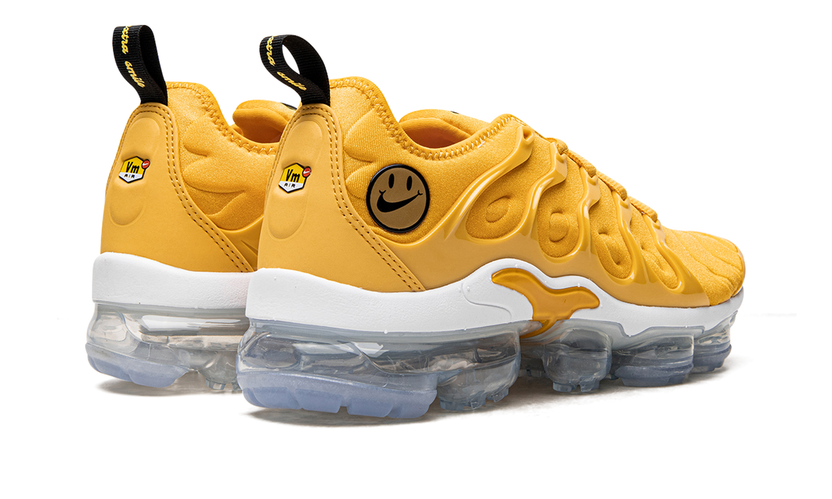 AIR VAPORMAX PLUS OMEN WMNS DO5874 700